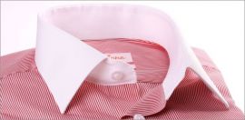 Chemise rayée rouge et blanche à col et poignets mousquetaires blancs