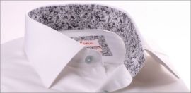 Chemise blanche à col et poignets mousquetaires à motifs gris