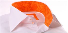 Chemise en lin blanche à col et poignets à motifs oranges
