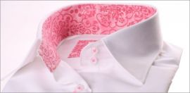 Chemisier blanc à col et poignets mousquetaires à motifs roses