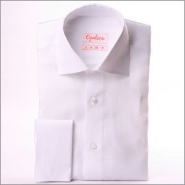 Chemise blanche en lin à poignets mousquetaires