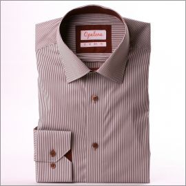 Chemise rayée marron et blanches, col et poignets marrons
