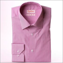 Chemise à fines rayures blanches et rose vif