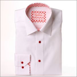 Chemise blanche à col et poignets à motifs rouges