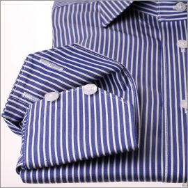 Chemise à rayures bleu foncé et blanches