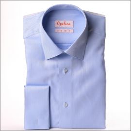 Chemise bleu clair à poignets mousquetaires, tissu à larges chevrons