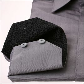 Chemise grise à col et poignets à motifs fleuris gris et noirs