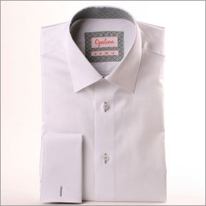 Chemise blanche à col et poignets gris à motifs losanges