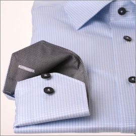 Chemise à petits carreaux bleus à col et poignets gris