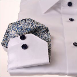 Chemise blanche à col et poignets fleuris bleu marine