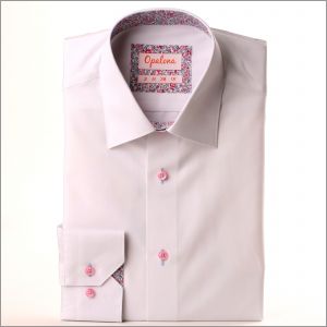 Chemise blanche à col et poignets à petits motifs fleuris roses