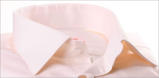 Chemise ivoire à poignets mousquetaires