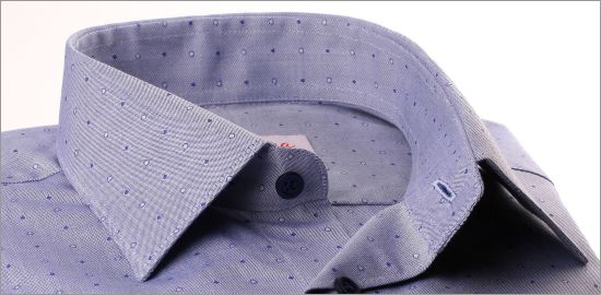 Chemise bleue à pois