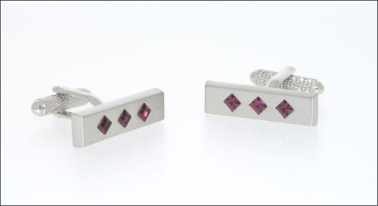 Rectangle with 3 Amethyst crystals