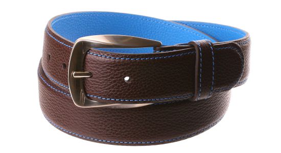 Ceinture en cuir marron chocolat à revers et surpiqûres bleues 