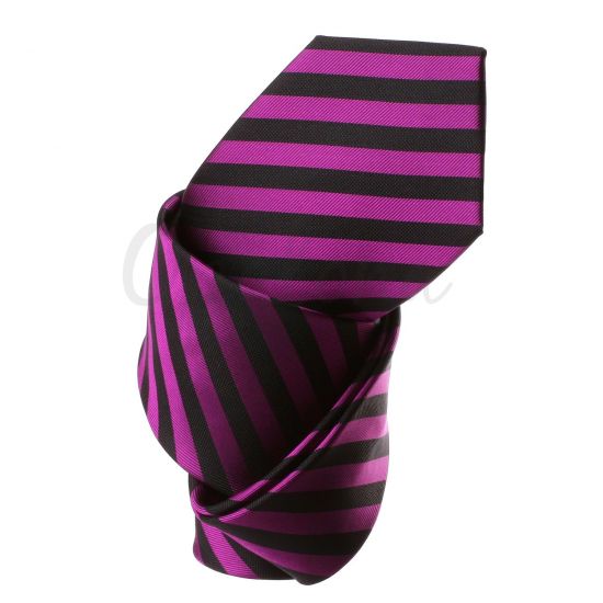 Cravate rayée noir et violet