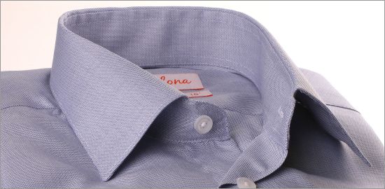 Chemise blanche à micro motifs bleus