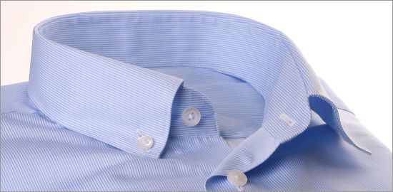 Chemise col boutonné à fines rayures bleues