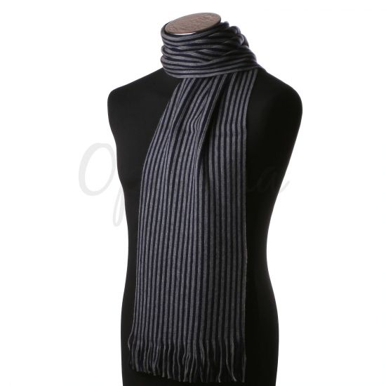 Echarpe en laine à fines rayures grises et noires